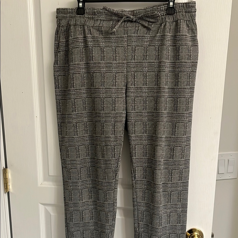 Gray Plaid Women’s Pants with Elastic Waistband